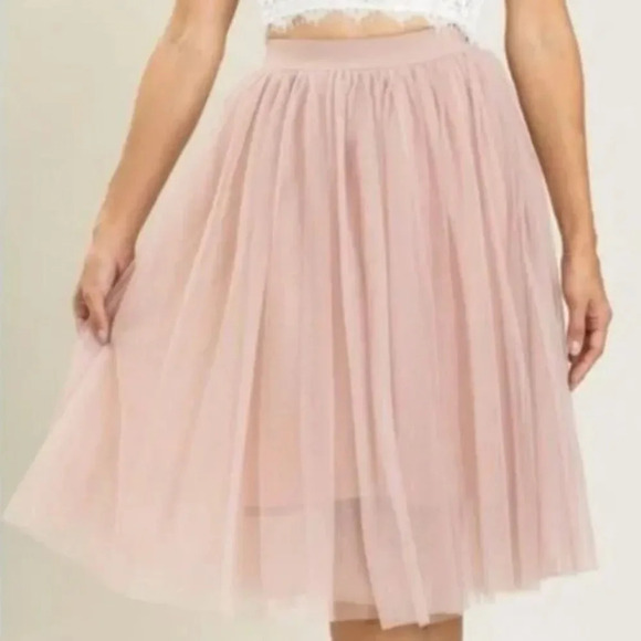 WINDSOR‎ Tulle Midi Skirt in Pink Blush - Picture 1 of 7